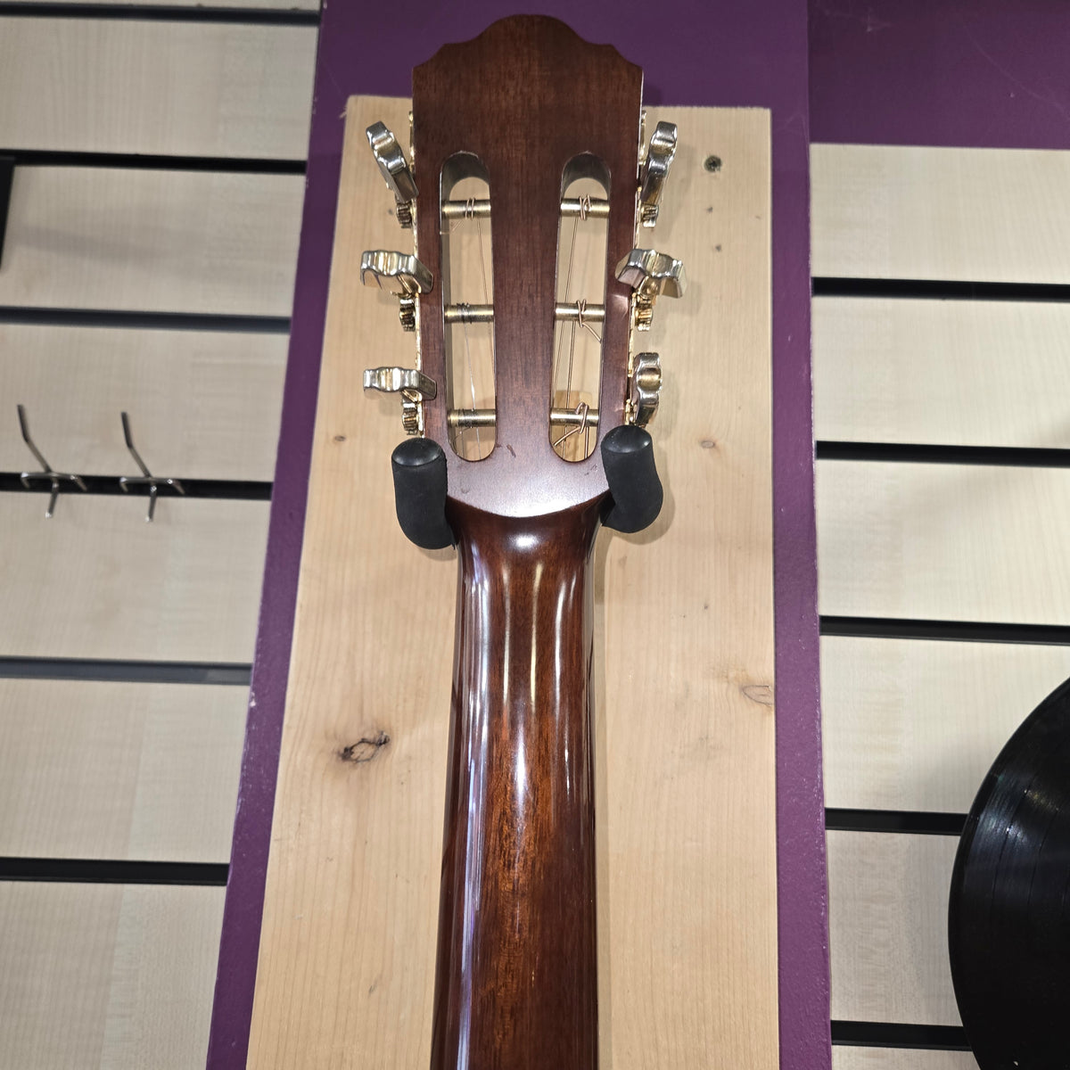 Pre loved Ibanez V100