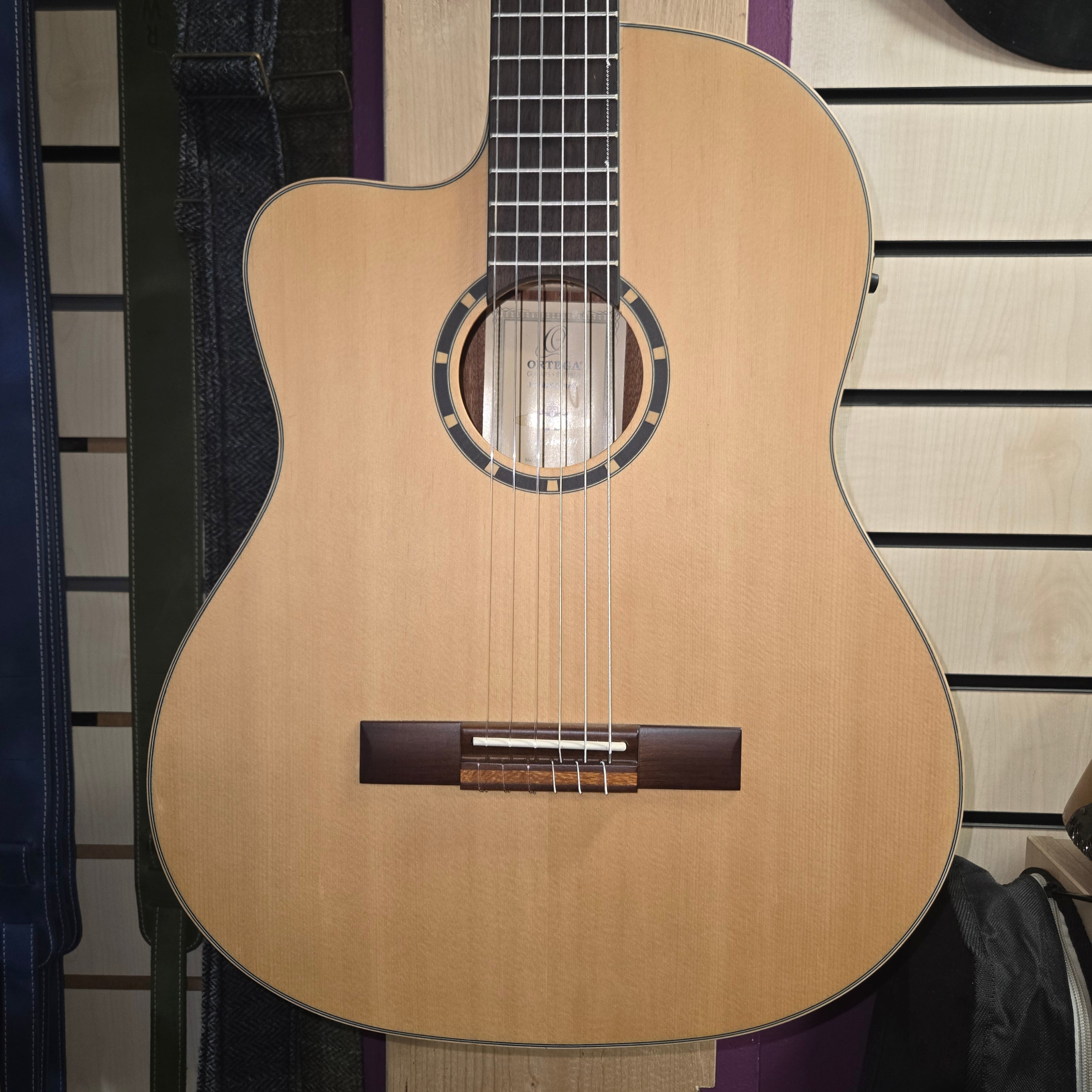 Ortega RCE125SN-L LEFTY!!