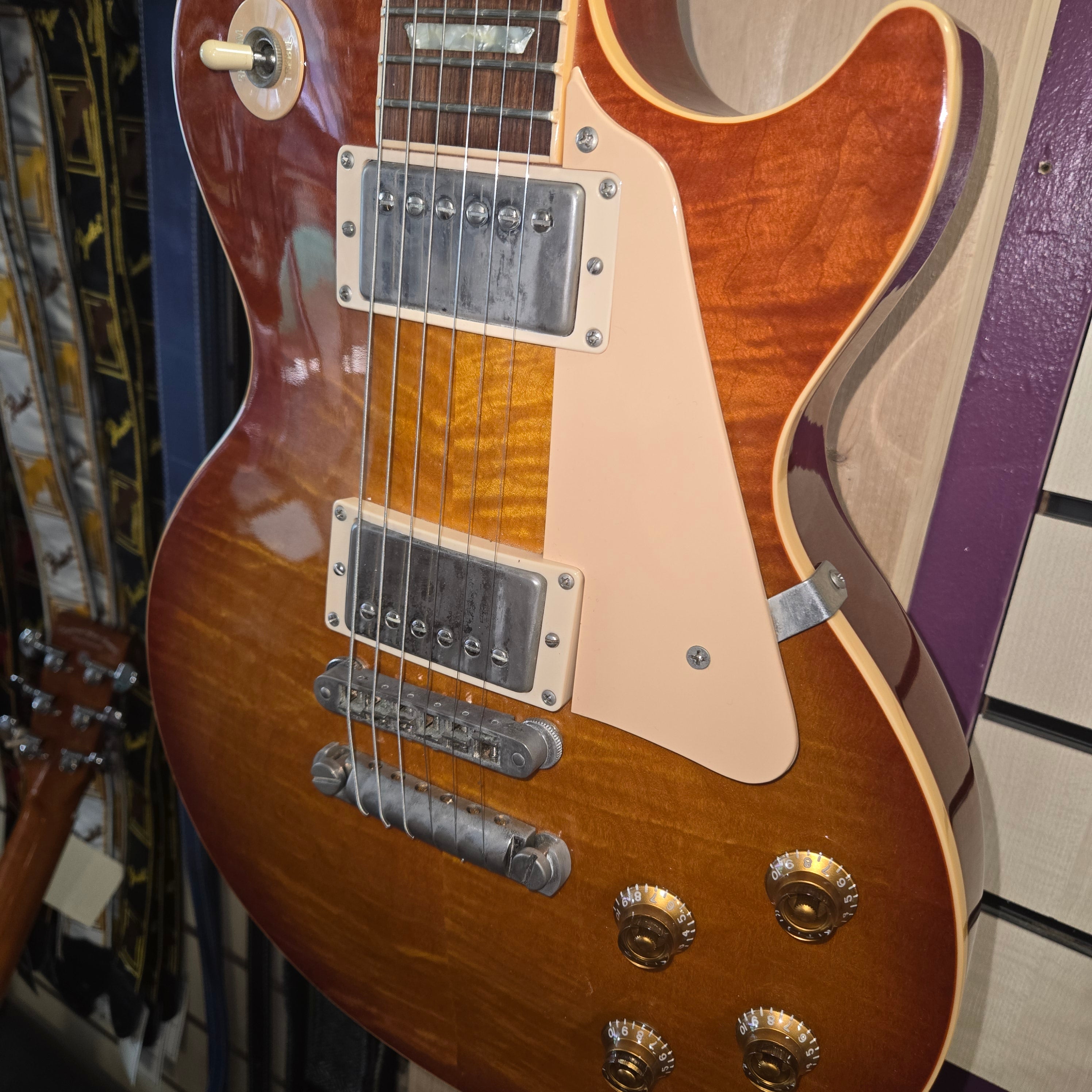 Pre loved Gibson Les Paul Standard 2002 Honeyburst