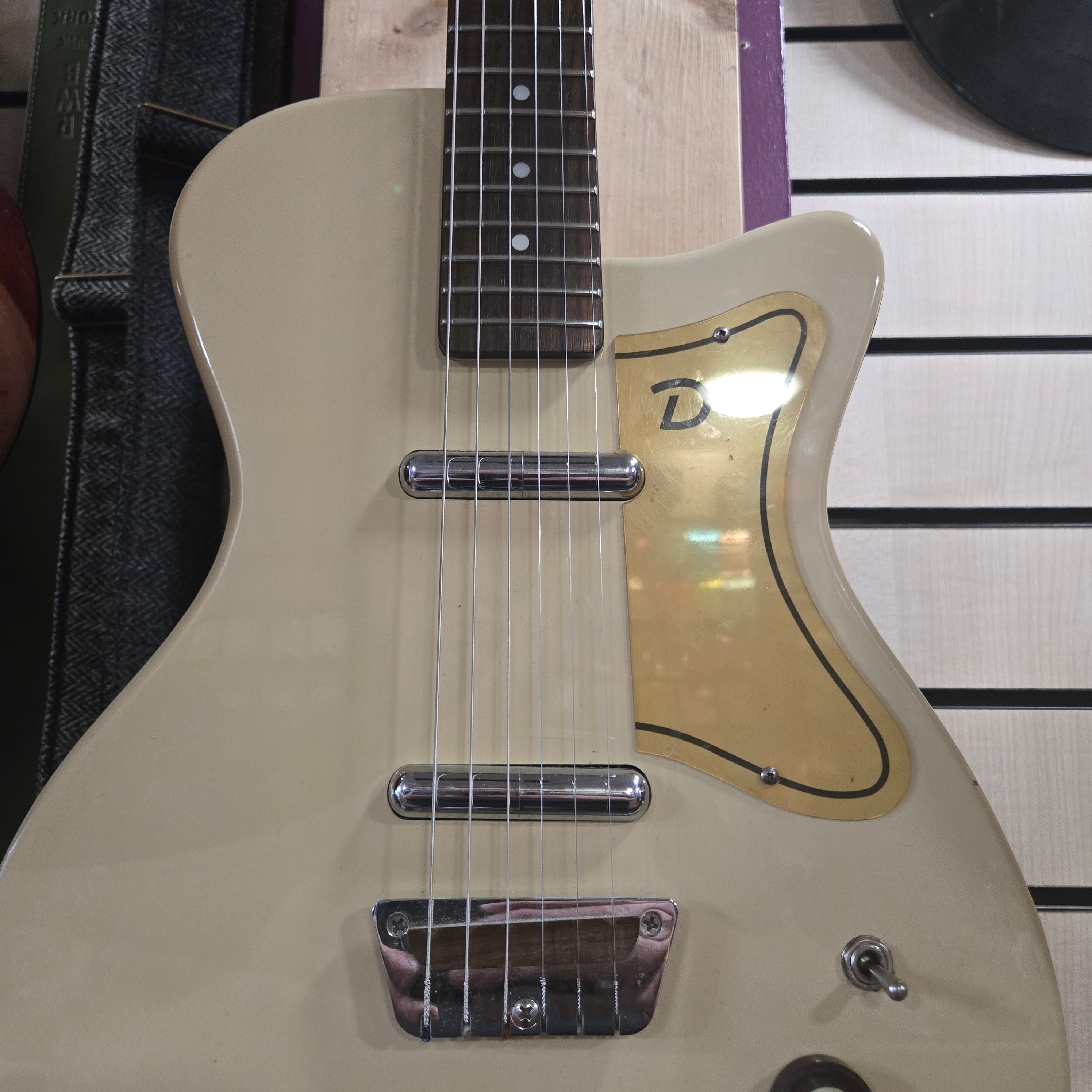 Pre loved Danelectro U2 56 REISSUE