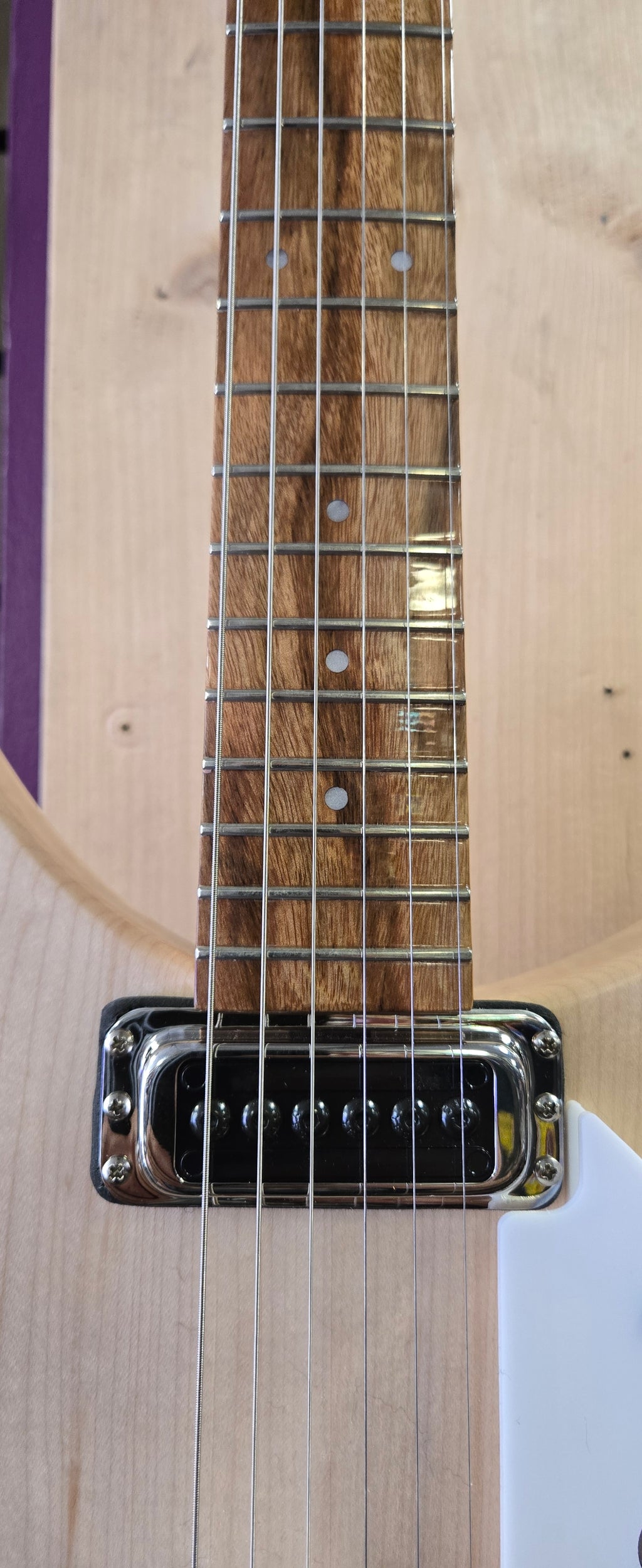 Rickenbacker 330 Mapleglo (B Stock) 2025