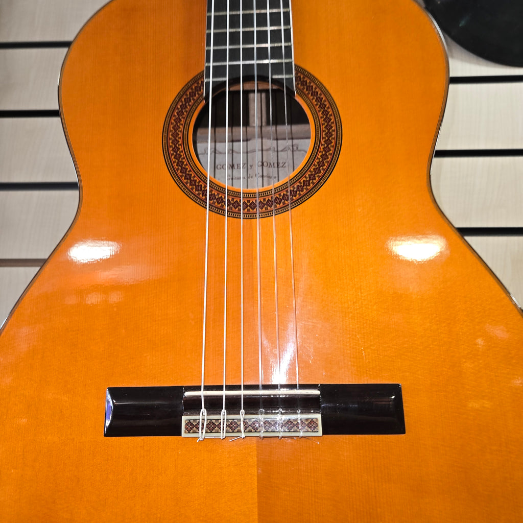 Pre loved Gomez y Gomez C1