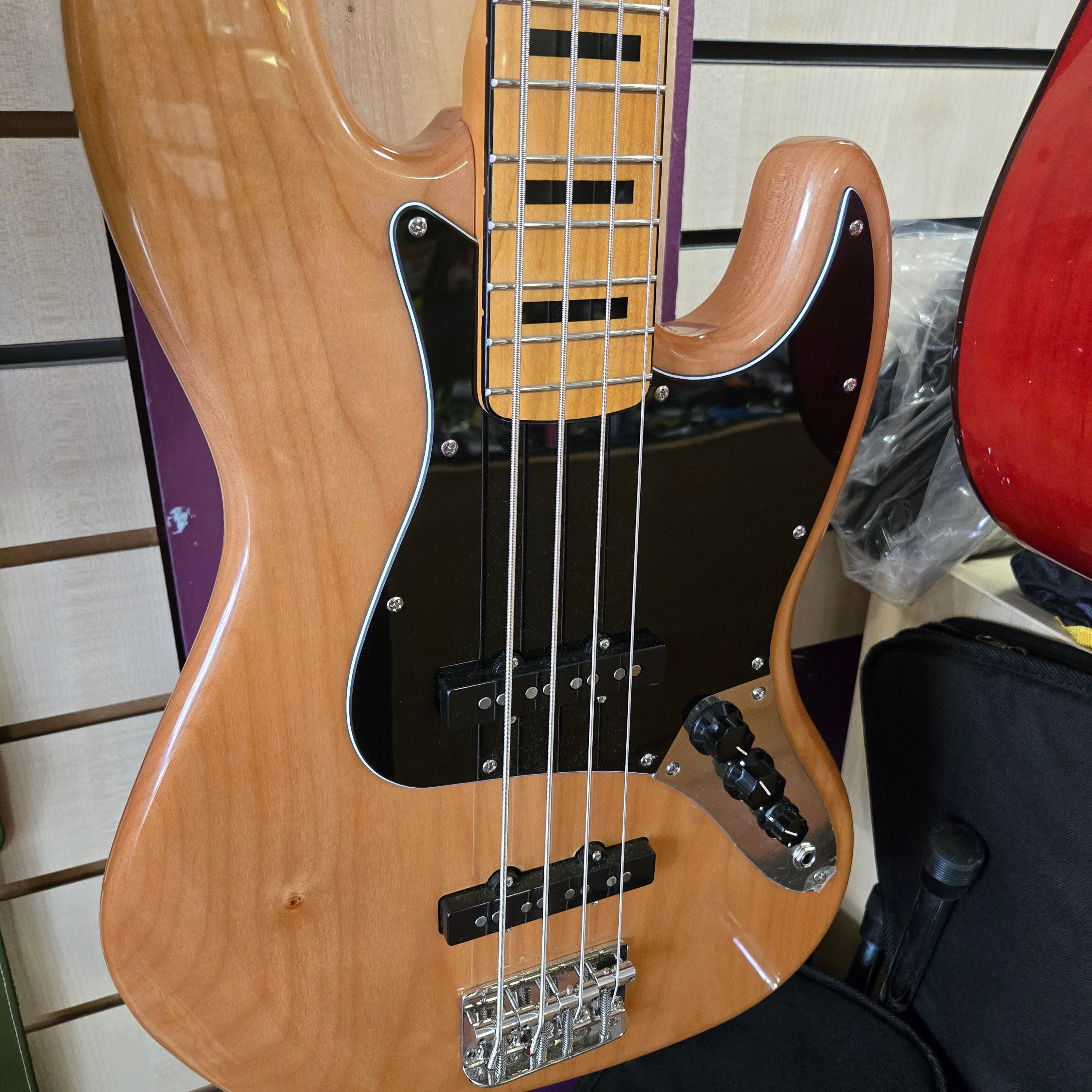 Pre loved Squire by Fender Jazz Bass 2021