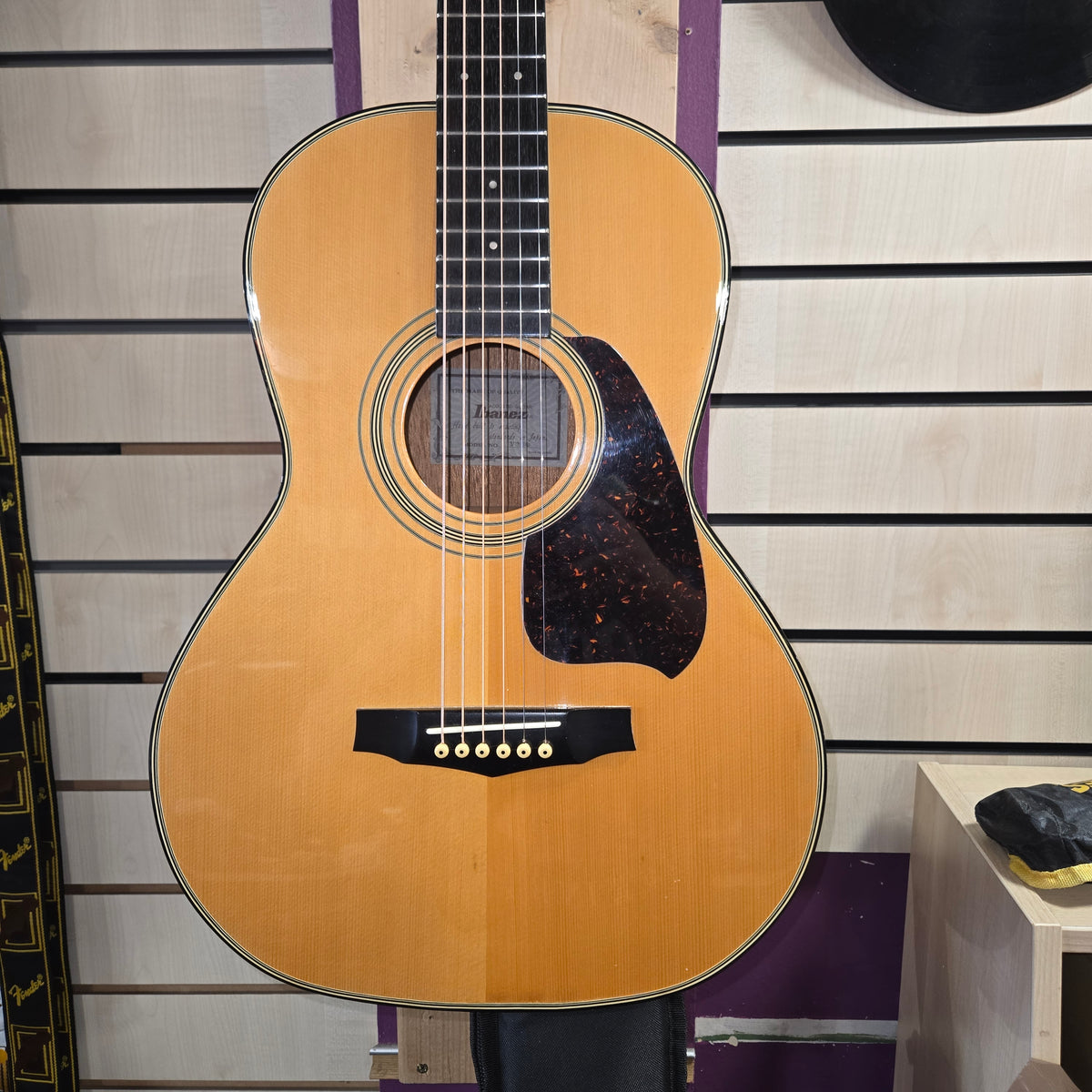 Pre loved Ibanez V100