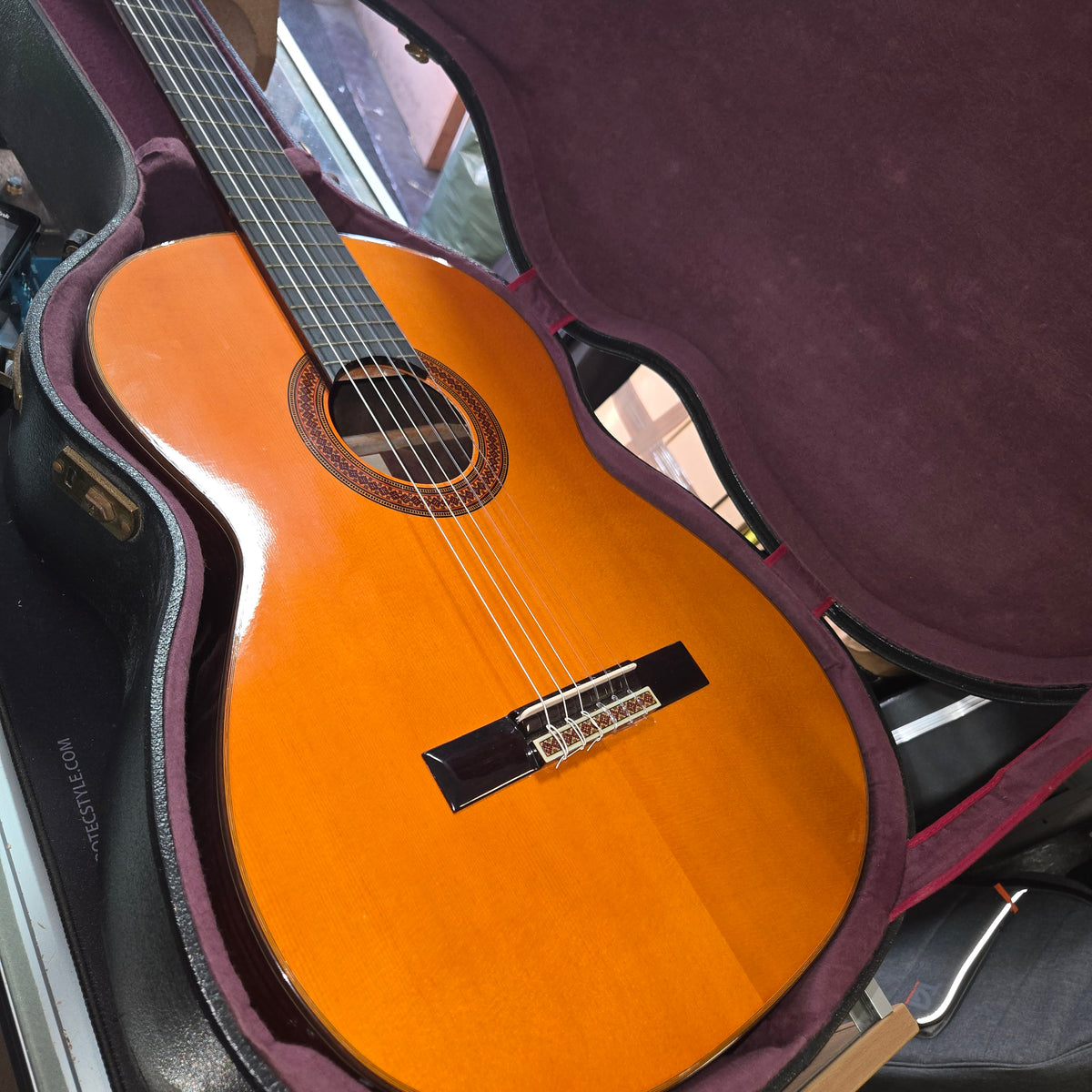 Pre loved Gomez y Gomez C1