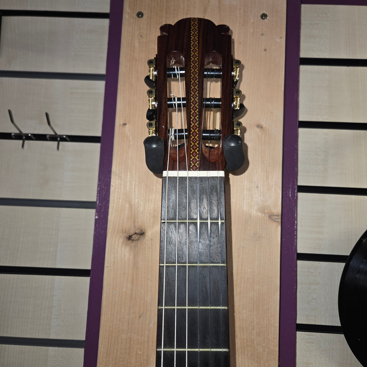 Pre loved Gomez y Gomez C1