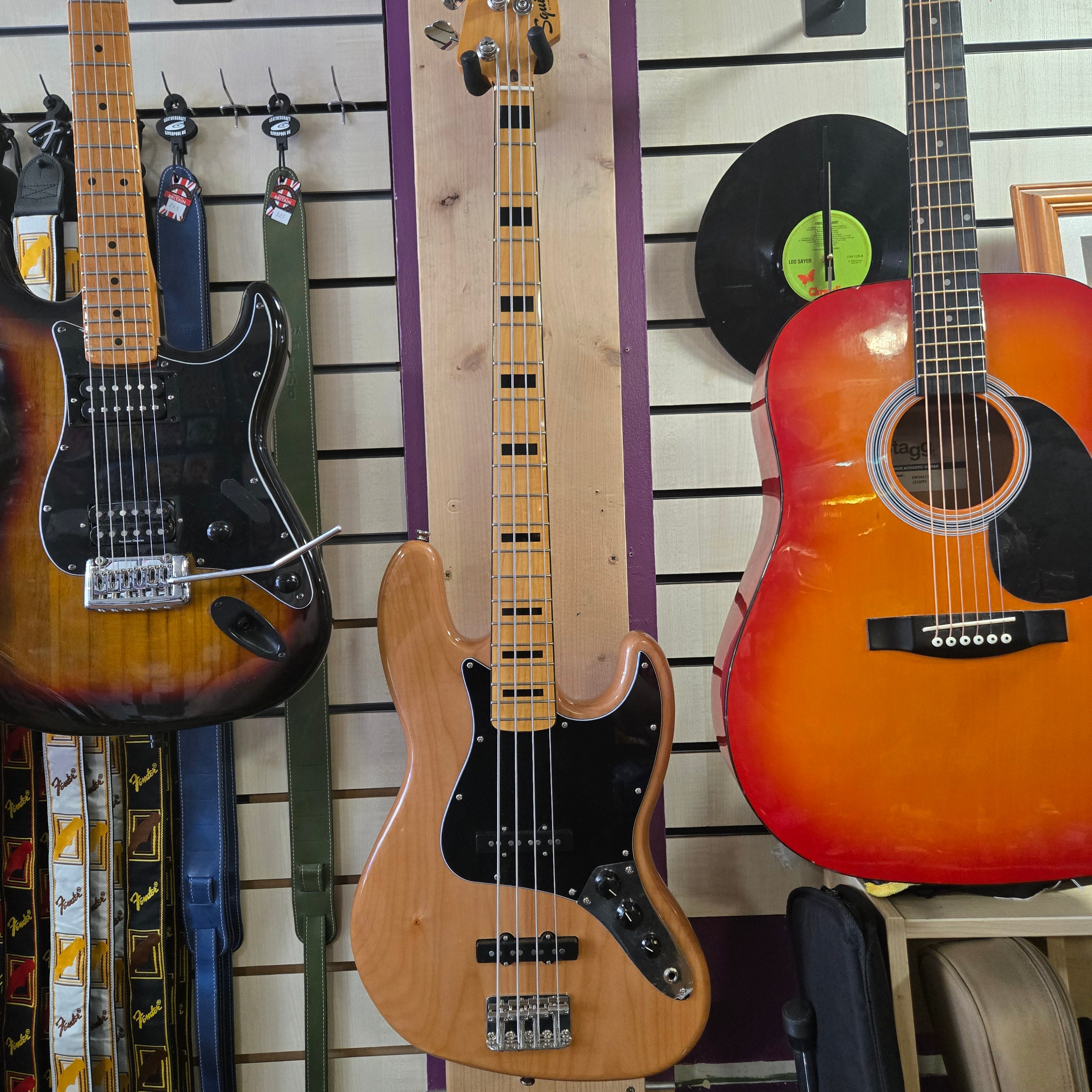 Pre loved Squire by Fender Jazz Bass 2021