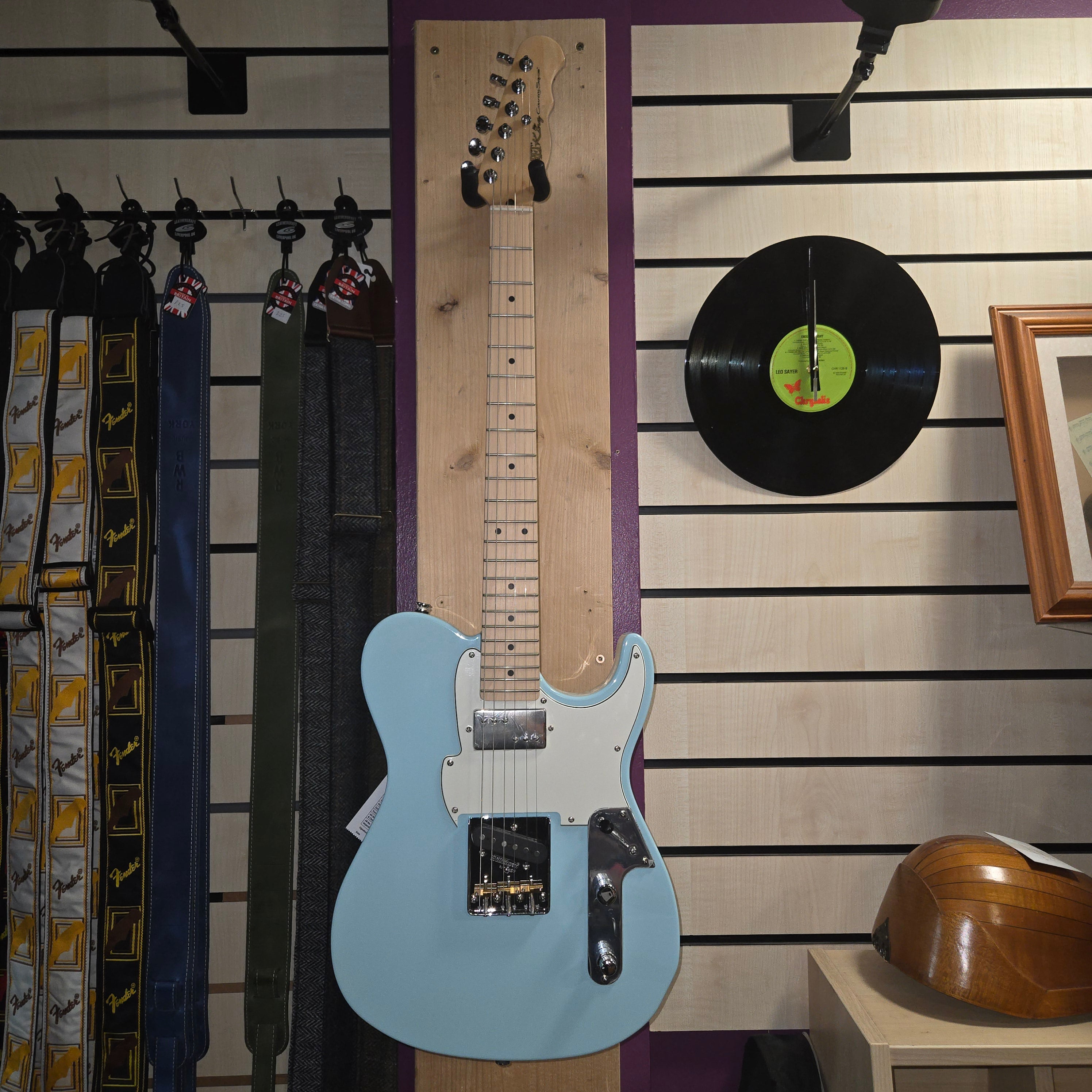 Pre loved Fret king FKV2CLB