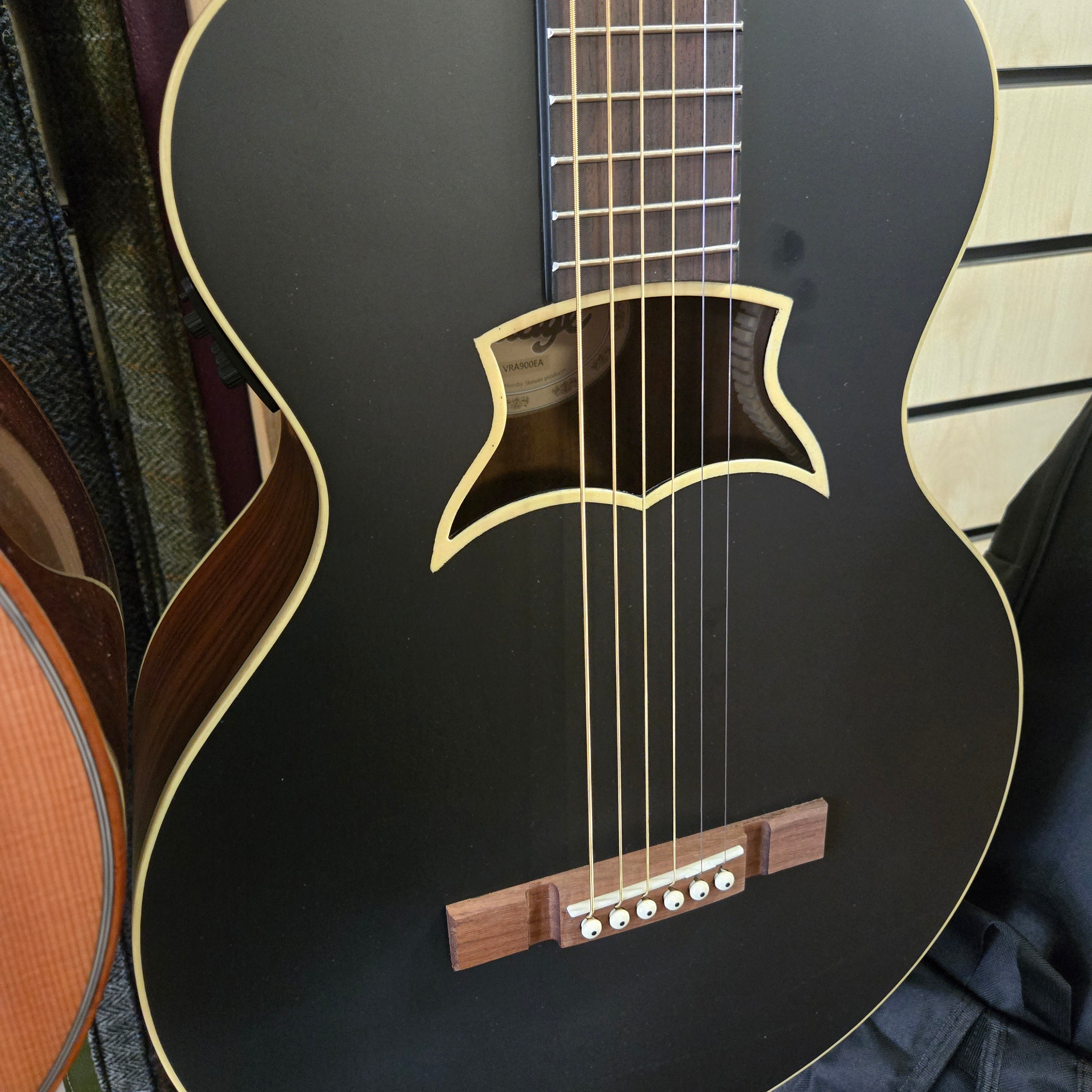Vintage VRA900EA The Raven