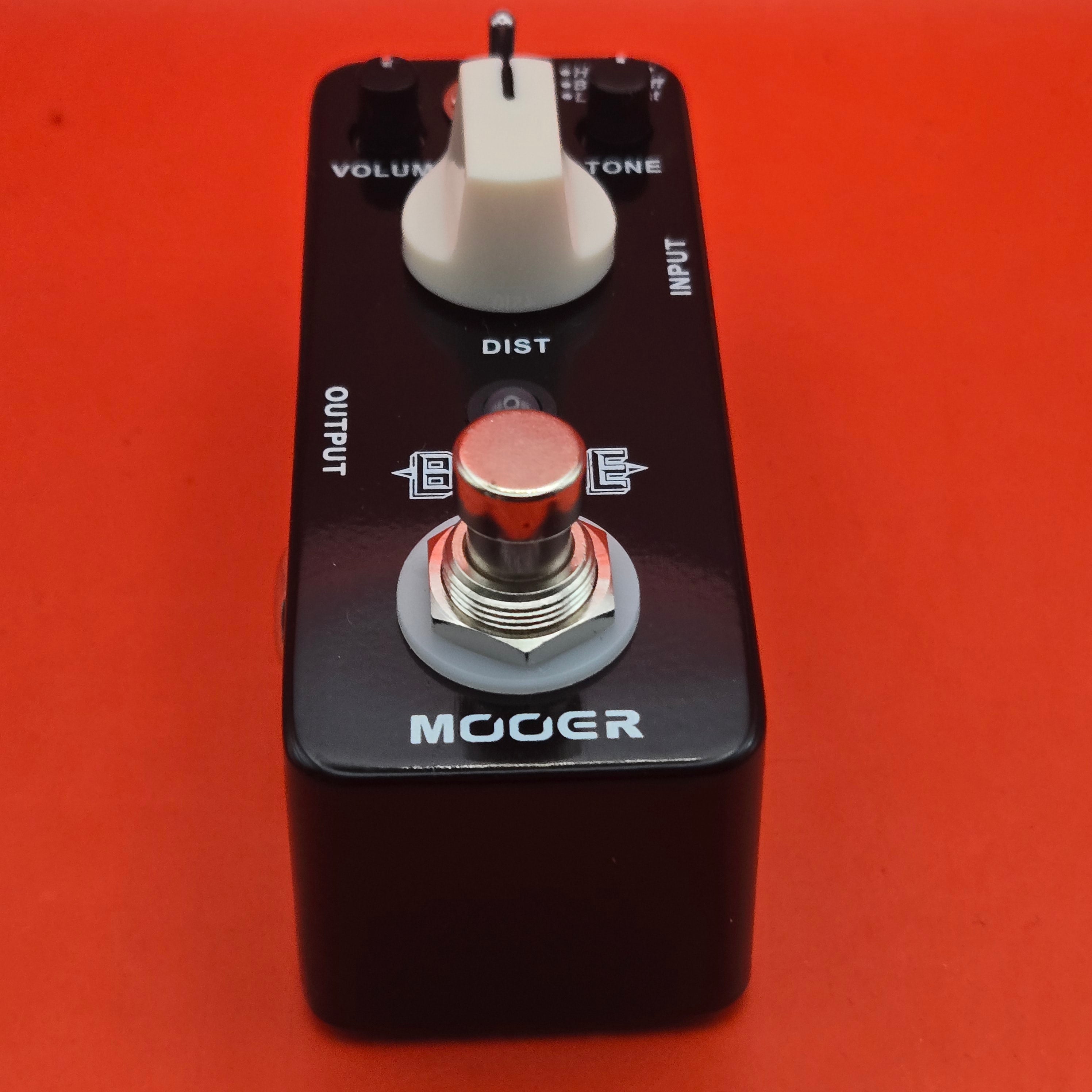 Mooer Blade Distortion pedal