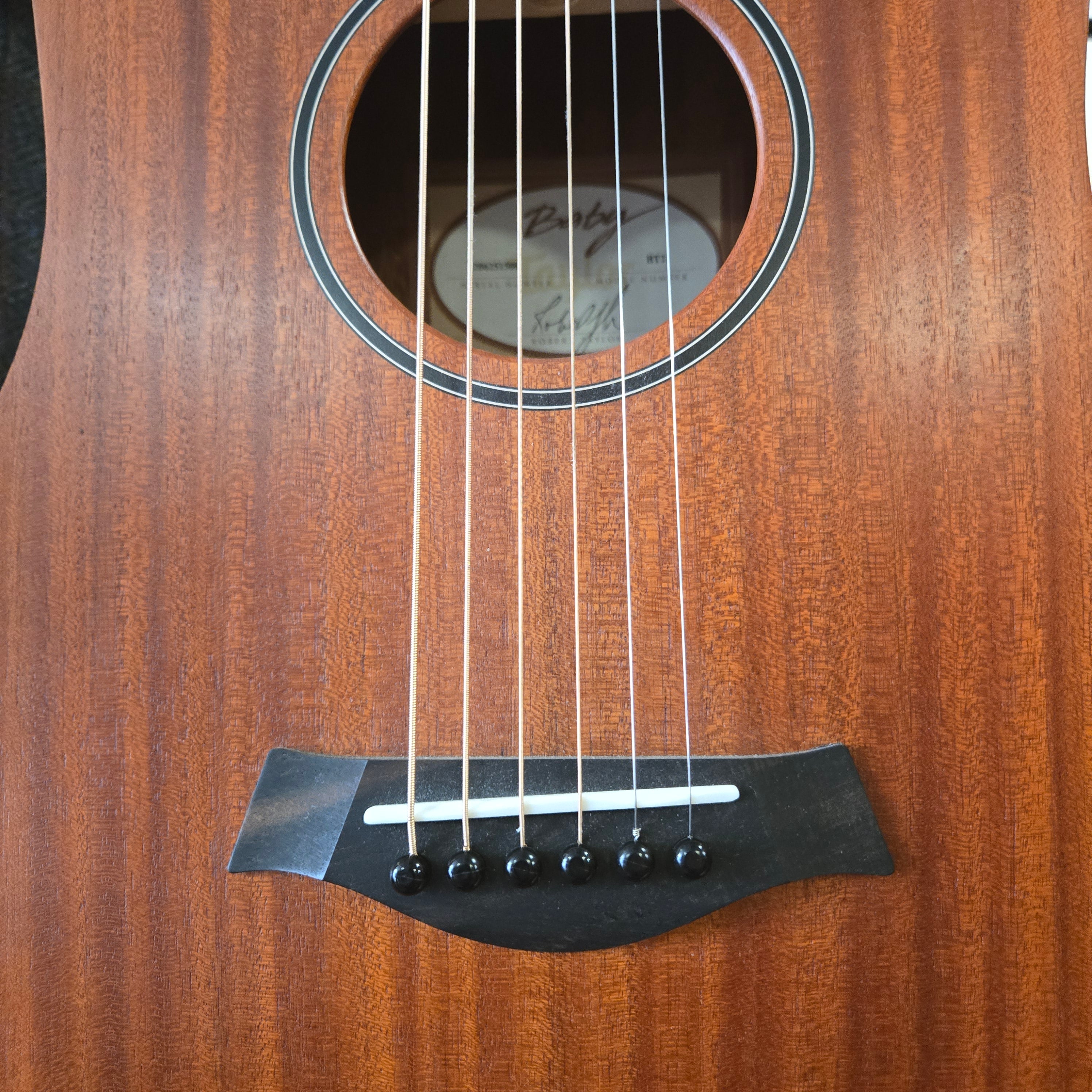 Pre loved Baby Taylor BT2